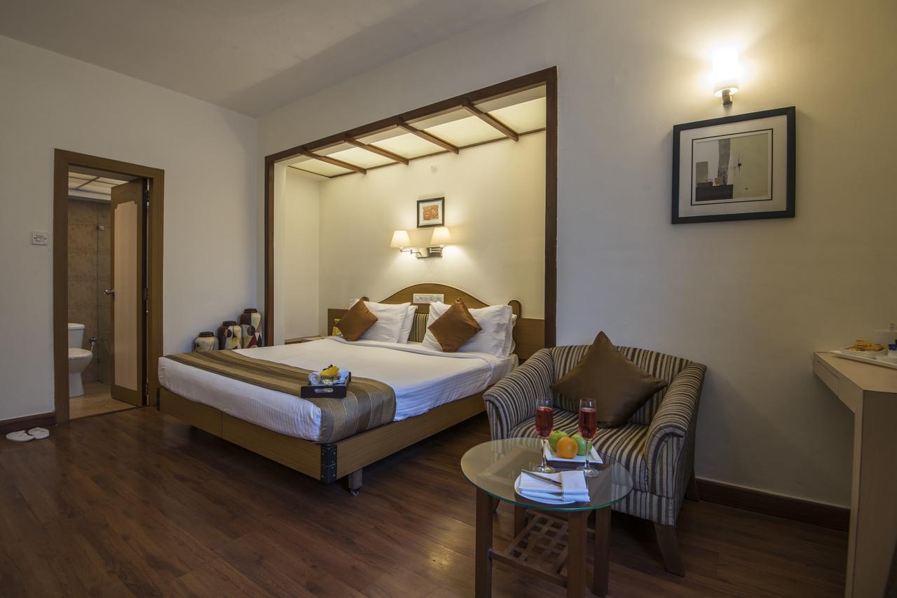 Hotel Park Central Koregaon Park Pune Zewnętrze zdjęcie