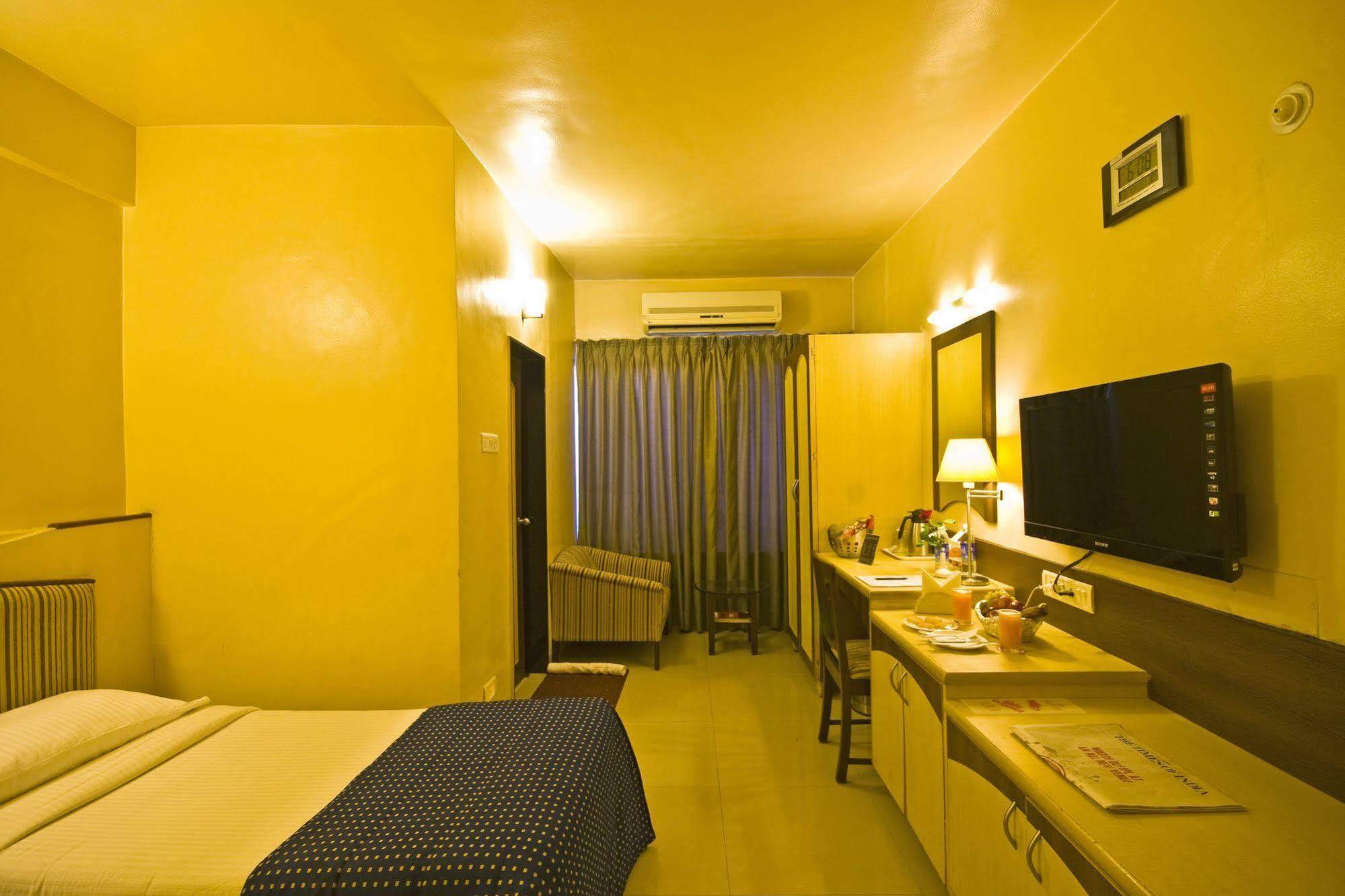 Hotel Park Central Koregaon Park Pune Zewnętrze zdjęcie